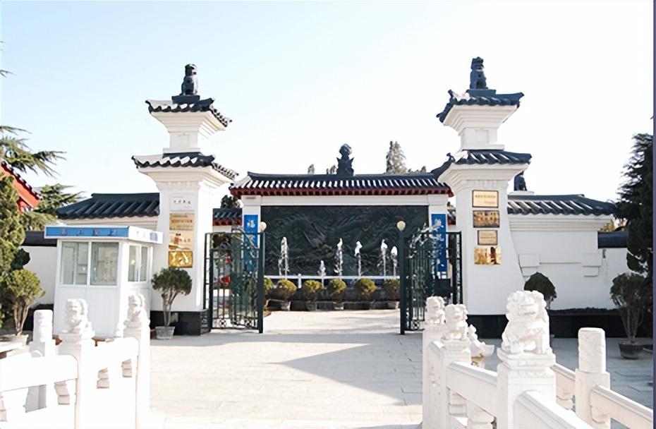青龙岗纪念园